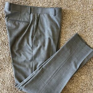 Tommy Hilfiger Men’s Gray Plaid 32x32 Dress Pants